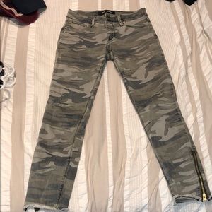 Express camo ankle leggings size 2